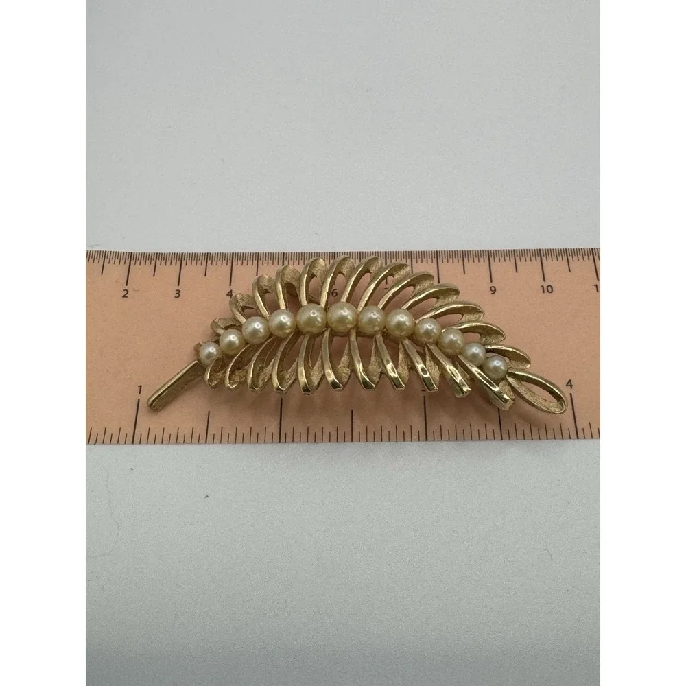 Trifari Vintage Gold‎ Tone Faux Pearl Leaf Brooch Textured Fern Pin Designer